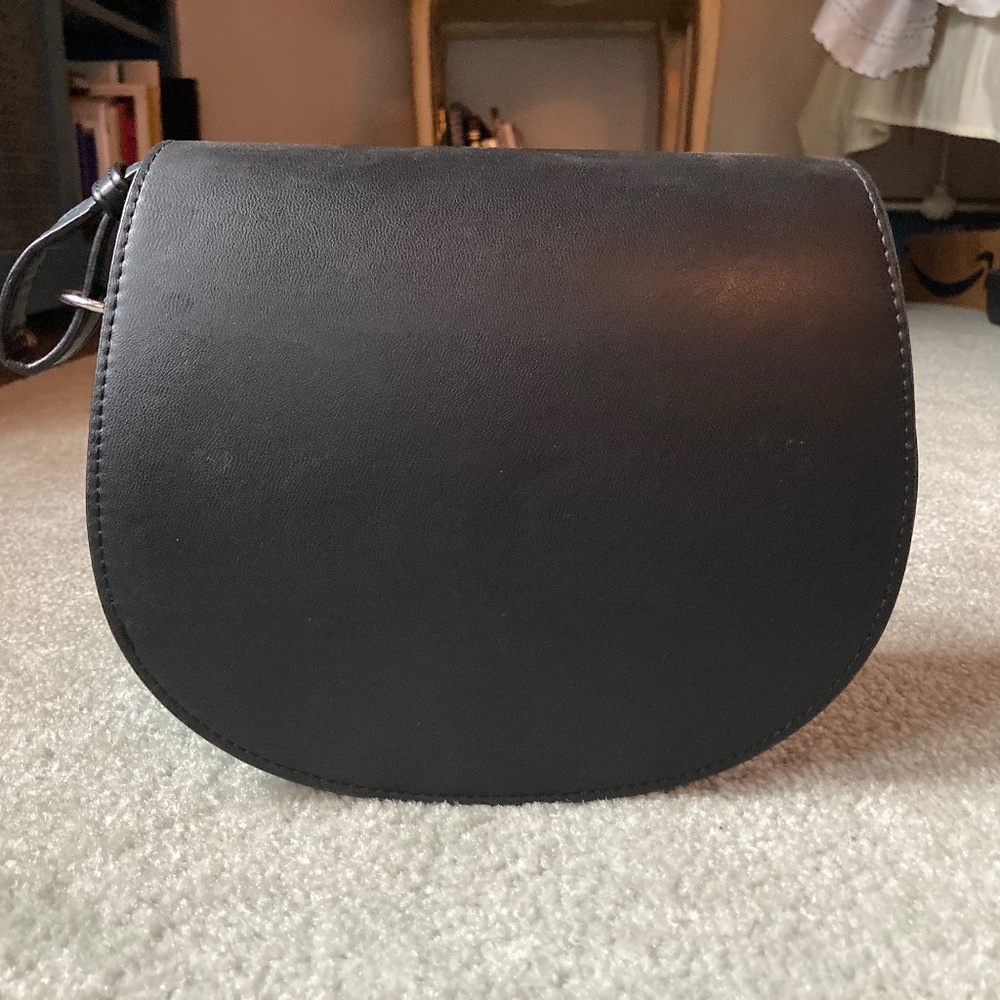 Uniqlo Black Demi-Lune Saddle Crossbody Purse Vegan Top-Flap Never Used